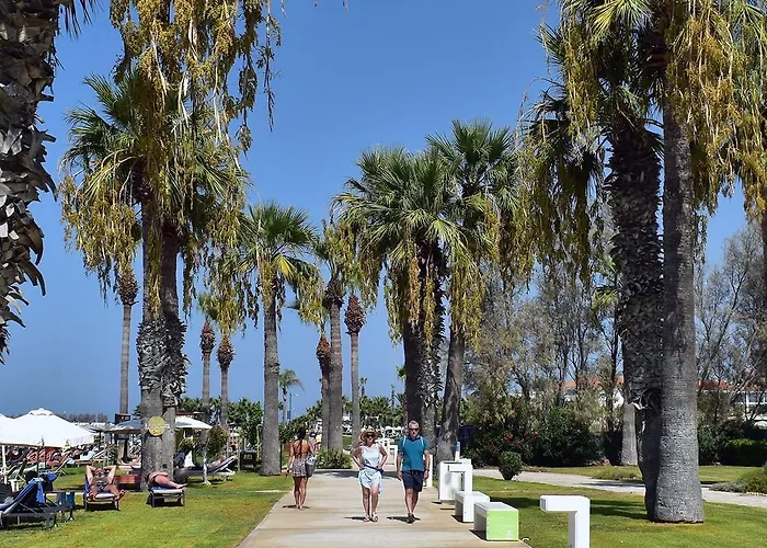 Private At Aristo Universe Iii With Pool