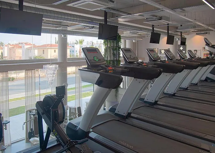 Private At Aristo Universe Iii With Pool 아파트