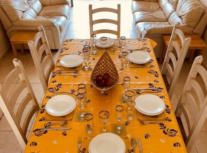 Private At Aristo Universe Iii With Pool 아파트 *