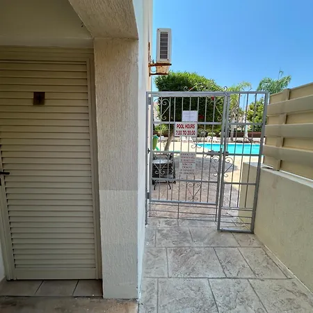 Private At Aristo Universe Iii With Pool דירה Paphos